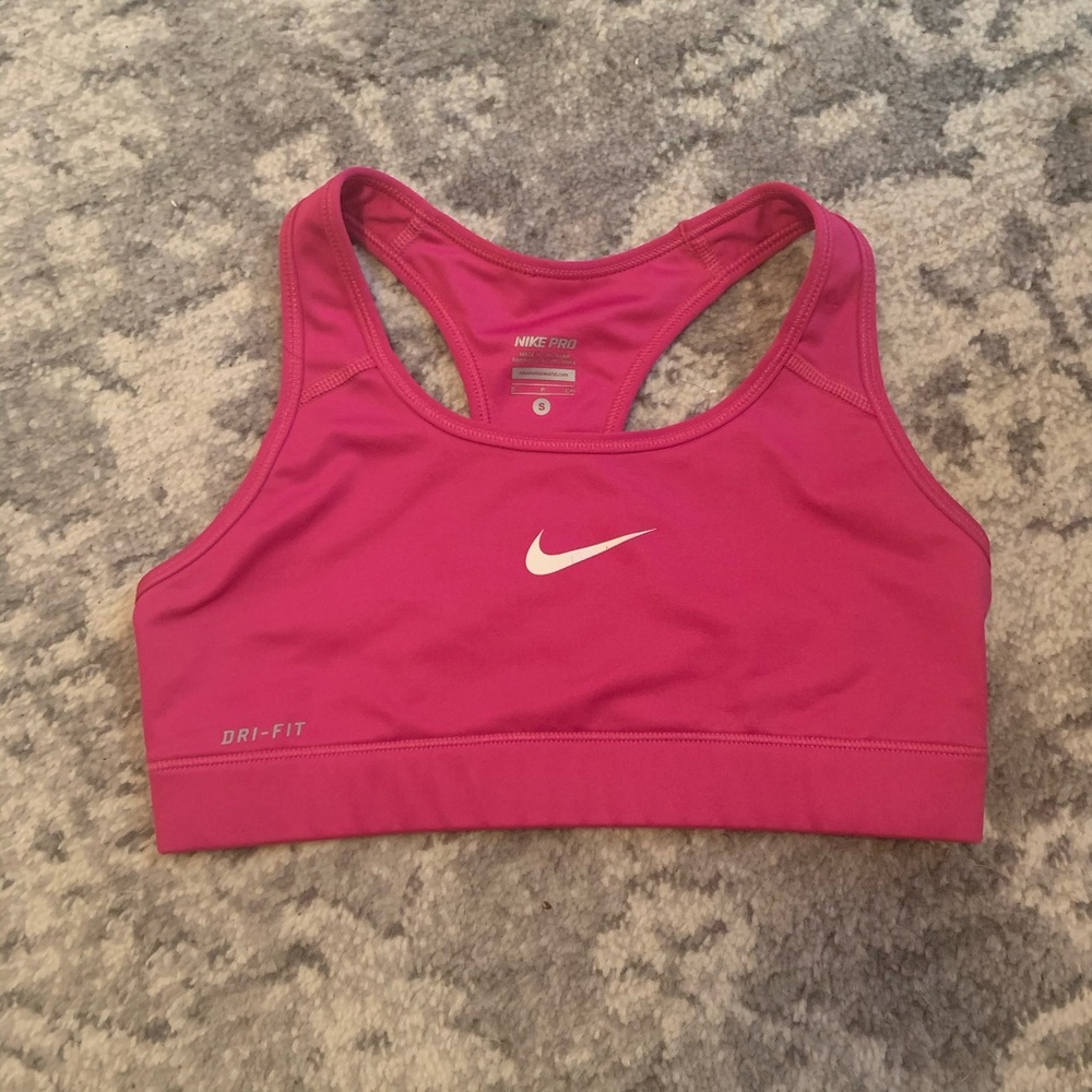 Nike pro sports bra